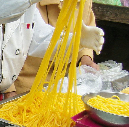 【酸浆米线机饵丝机图片,馇条机酸汤子面机厂家技术指导】- 