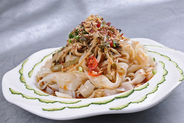 浆水菜凉皮的视觉与味觉之旅