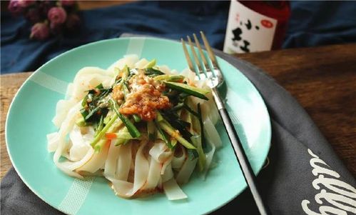 家常凉皮的绝妙做法 透亮滑溜，一次吃掉一大盆