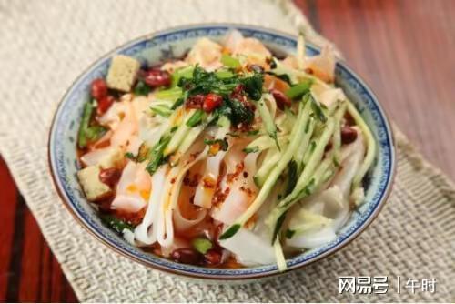 凉皮仿黄瓜丝被罚，汉堡配菜是否需要食品生产许可证？