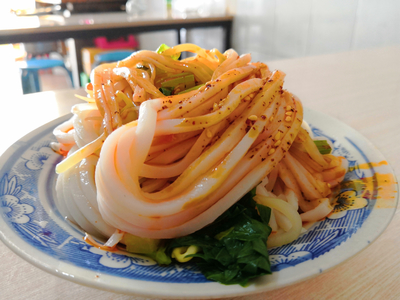 西安凉皮走红网络，价格是否水涨船高？