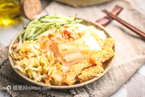 河套正宗凉皮 夏日清凉与味蕾的完美邂逅